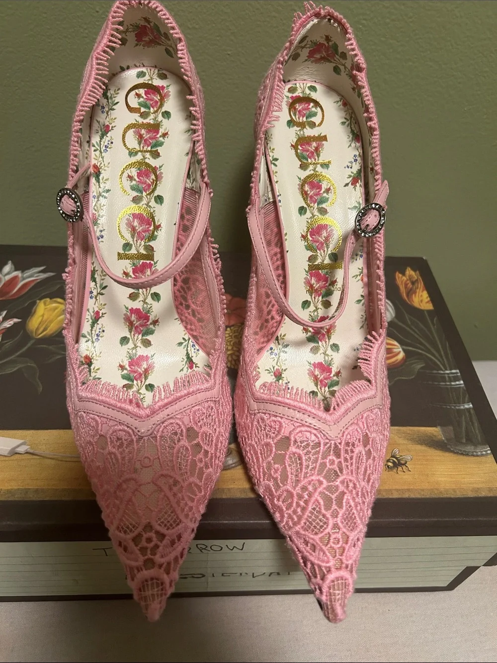Gucci Pink Lace Pointed-Toe Mary Jane Pumps